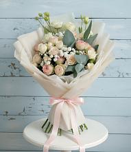 Букет цветов из:  Розы и Лизиантусы в Дубках Дагестан