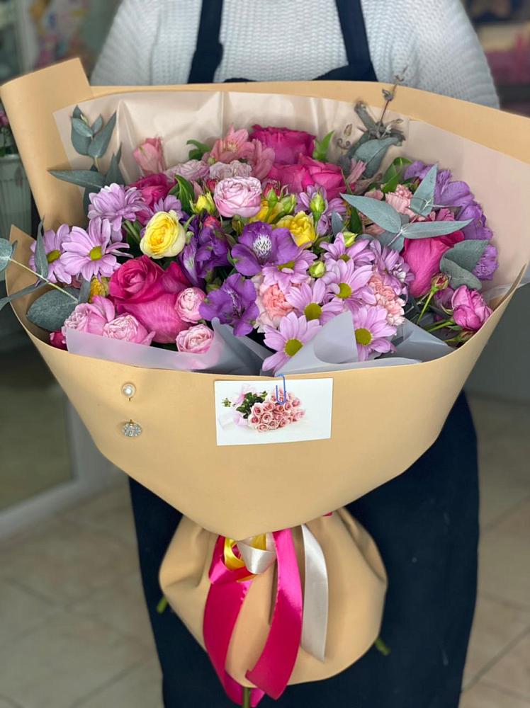 Букет цветов из: Хризантемы, Гвоздики и Альстромерии в Дубках Дагестан