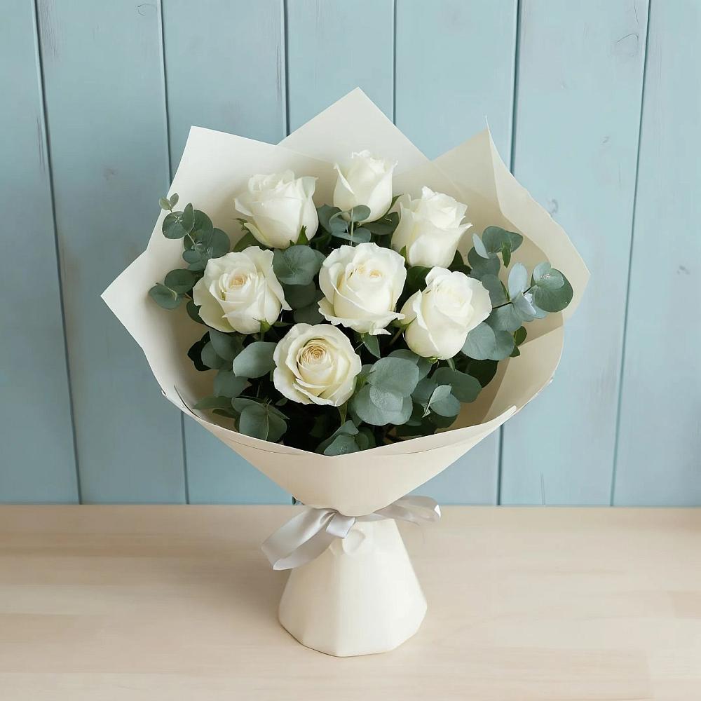 Букет Белые розы в Эвкалипте в Дубках Дагестан