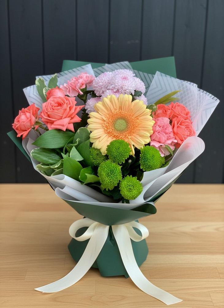 Букет цветов из: Гвоздики, Розы, Герберы и Хризантемы в Дубках Дагестан
