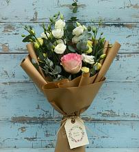 Букет цветов из:  Розы и Лизиантусы в Дубках Дагестан